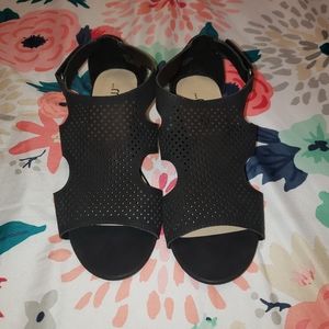 ...Me Too Sandals Womens Bianca Shoes Size 7W